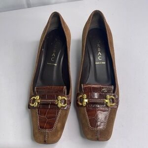Lorbac Italian leather heeled loafer pumps  horsebit detail